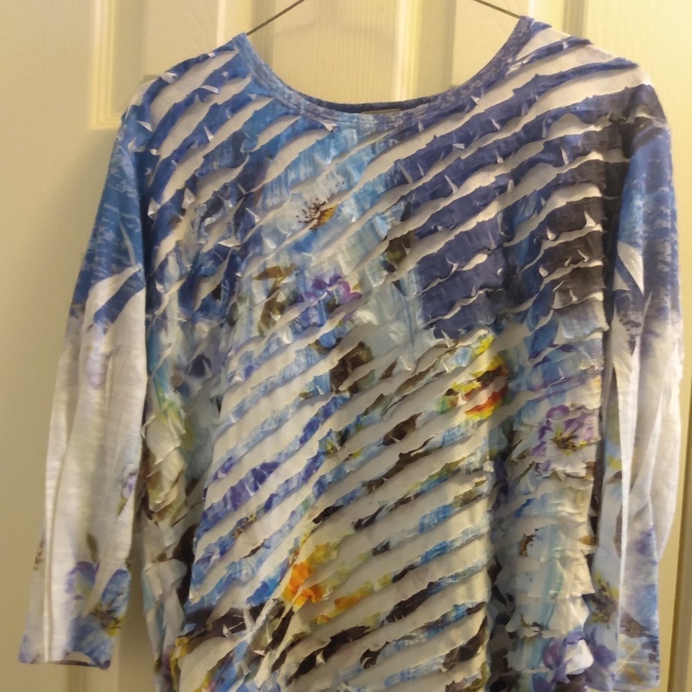 Jess & Jane size medium lady top